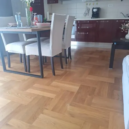 Waterloo Apartment *